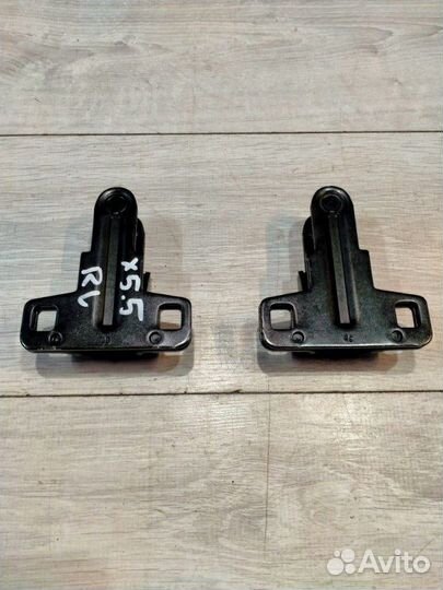 Петля крышки багажника Bmw X5 E53 M54B30 01/2004