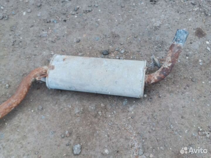 Резонатор ауди 80 средняя часть