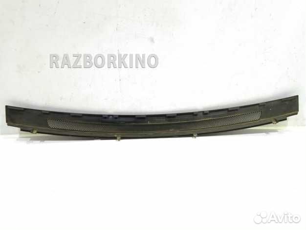 Водосток лобового стекла (жабо)