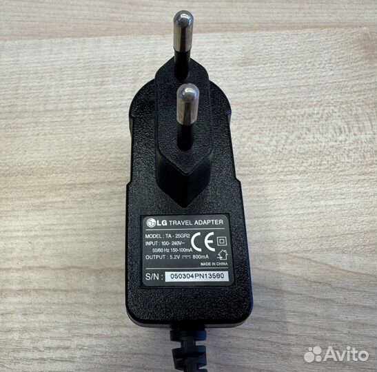 Зарядное устройство для мобильного телефона LG