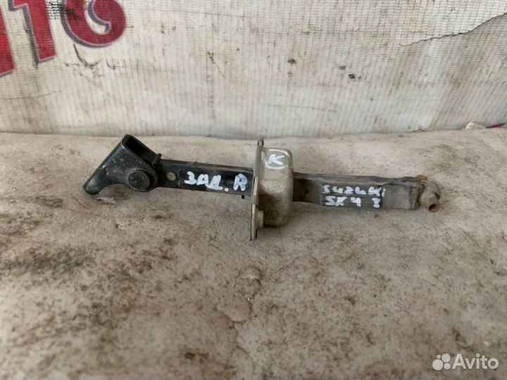 Ограничитель двери задний правый Suzuki Sx4 1 HB