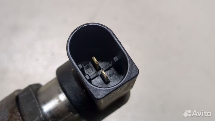 Форсунка топливная Skoda Rapid, 2015