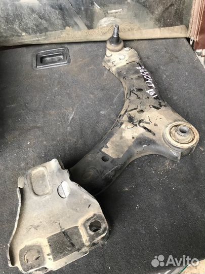 Рычаг подвески передний левый Volvo Xc70 B6304T