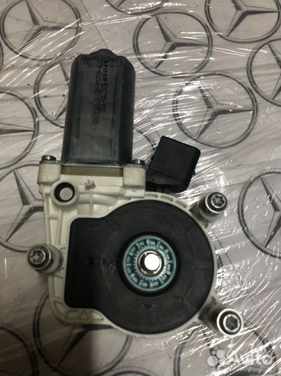 Моторчик стеклоподъемника Mercedes w639 левый