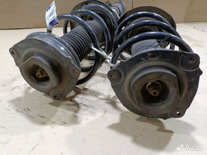 Амортизатор передний Nissan Juke YF15