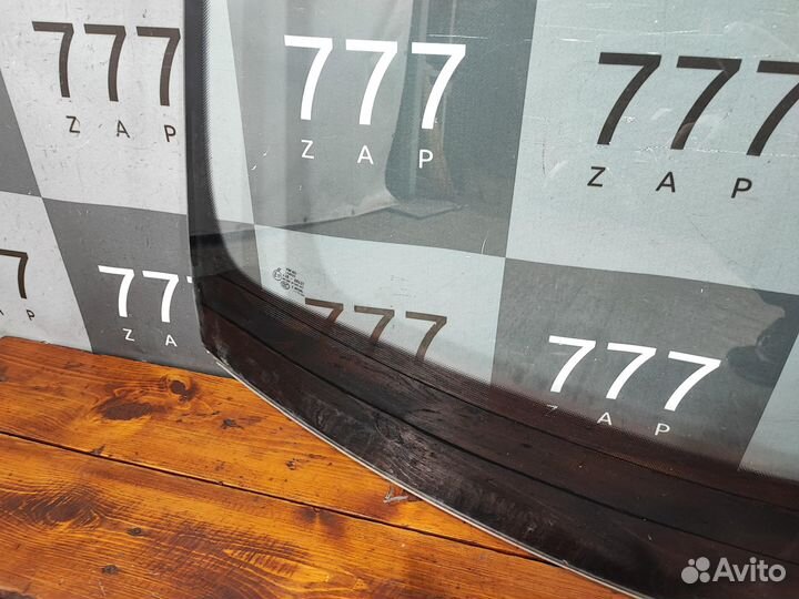 Стекло лобовое с обогревом Skoda Karoq 17-нв Б/У О