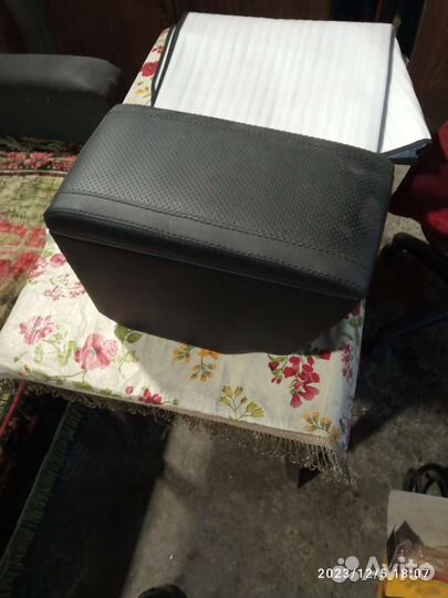 Подлокотник для авто