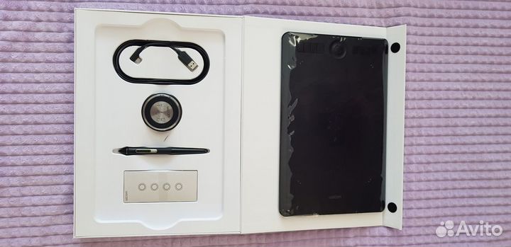 Графический планшет Wacom Intuos Pro M (PTH-660)