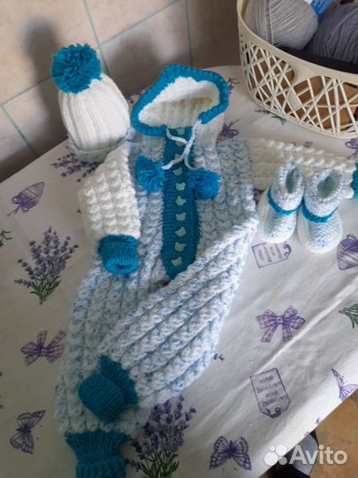 Детские вязаные костюмы для маленьких деток