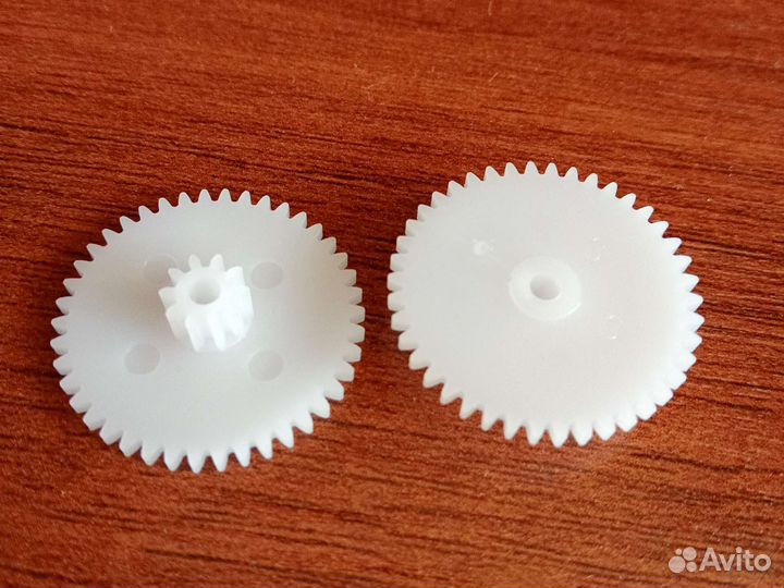 Пластиковая шестерня 42102B. 42+10 зубьев