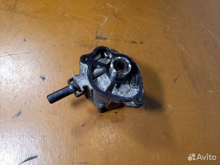 Насос вакуумный Mercedes E-Class W212 OM651 2.2