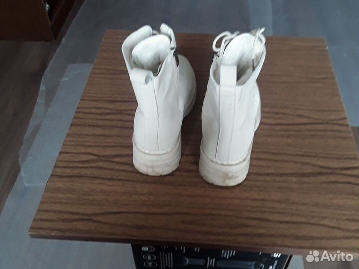 Ботинки женские зимние 38 размера на37,теплые