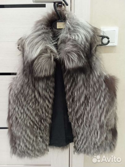 Жилетка меховая натуральная женская