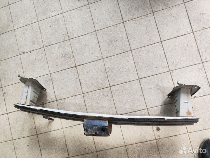 Усилитель переднего бампера Mitsubishi Outlander 3