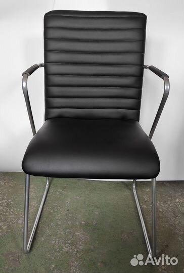 Офисные стулья 
