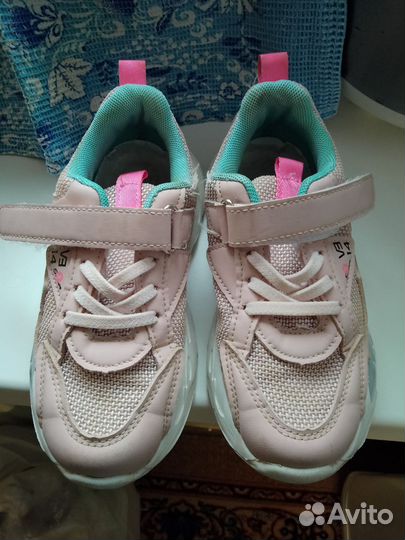 Кроссовки для девочки