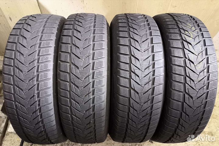 Vredestein Wintrac Xtreme S 215/70 R16