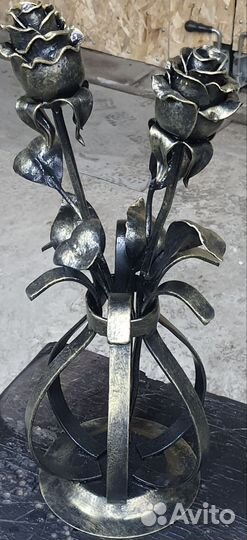 Ваза ритуальная с розами