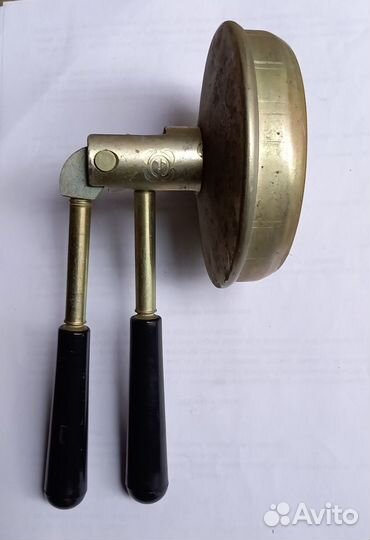 Закаточная машинка для жестяных крышек