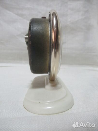 Часы-будильник 