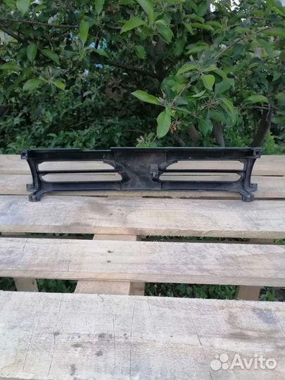 Решетка радиатора Nissan Primera P10