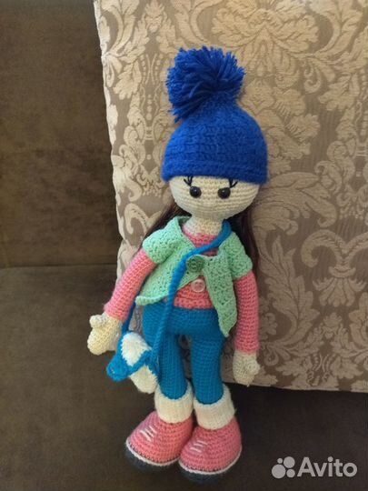 Вязаная кукла ручной работы крючком