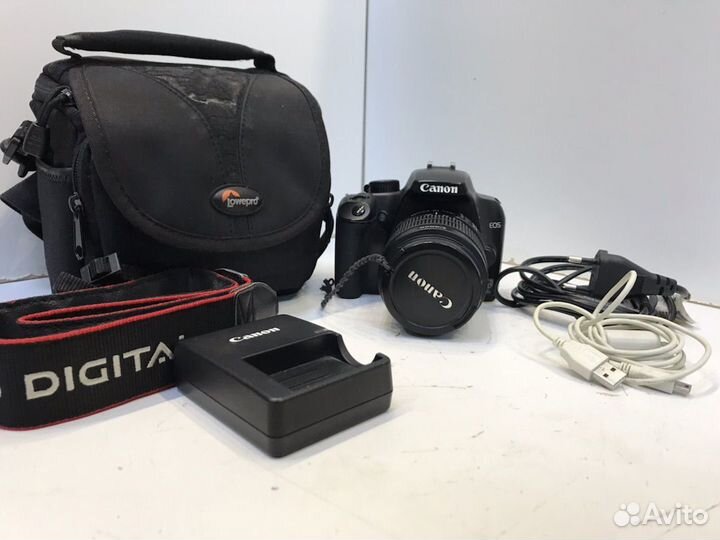 Фотоаппарат зеркальный Canon EOS 1000D