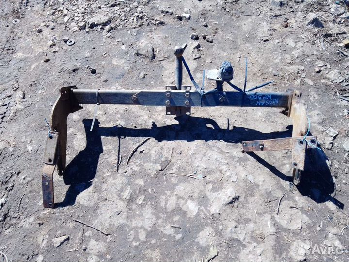 Фаркоп Nissan NP 300