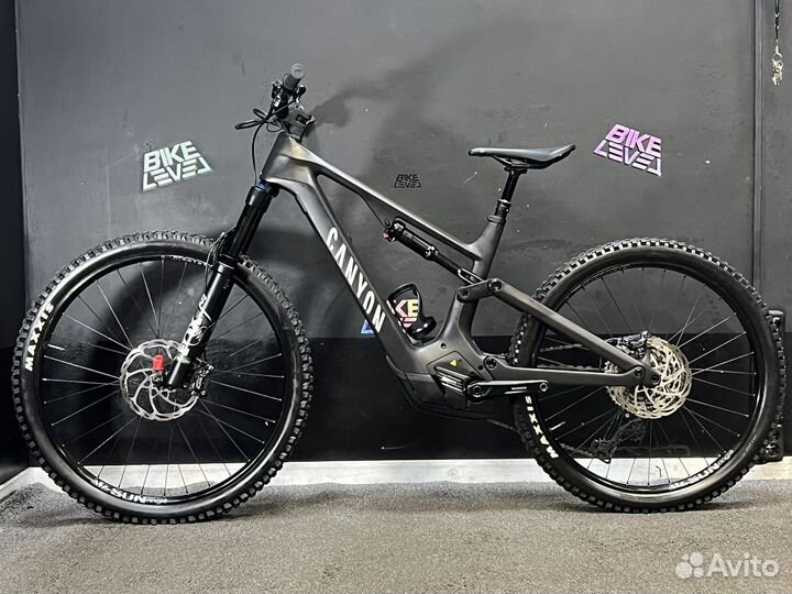 2023г Carbon E-enduro Canyon Spectral:ON CF8