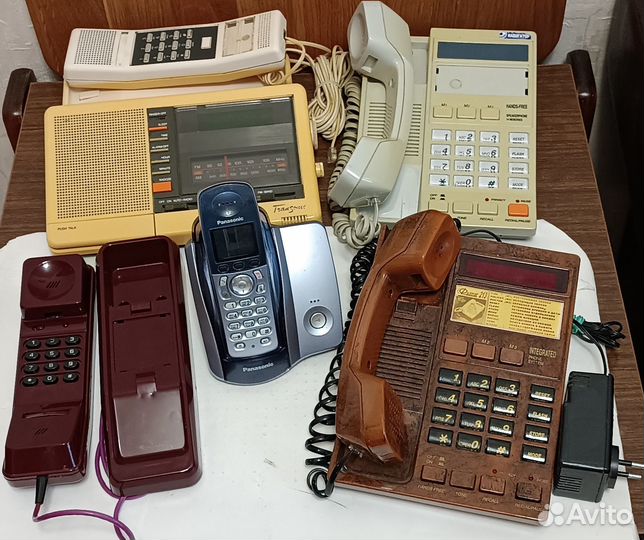 Стационарные телефоны разных типов