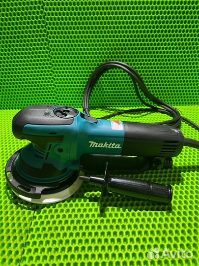 Эксцентриковая шлифмашина Makita BO6050J