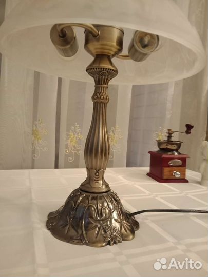 Лампа настольная