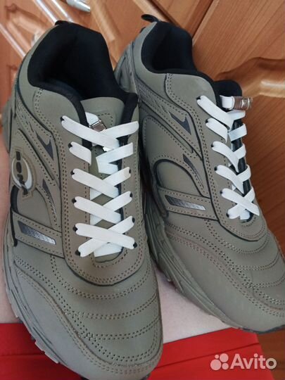 Продам кроссовки 42 размера bona оригиналы