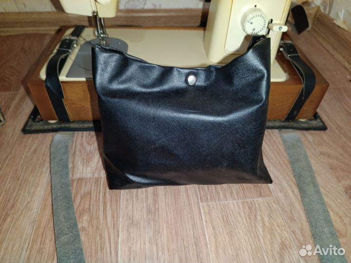 Электрическая швейная машина Чайка