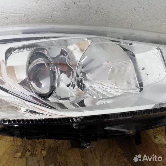 Фара правая Ford Fiesta VI 20-200-01122