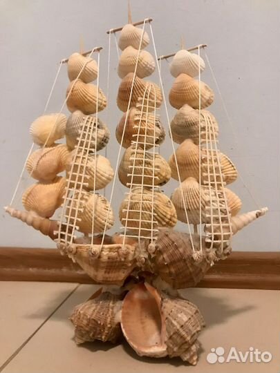 Корабль парусник из ракушек