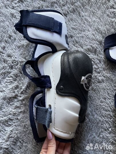 Налокотники хоккейные SR Jofa 8044 M/L. Швеция