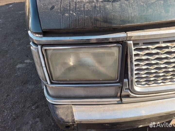 Фара передняя правая левая Plymouth Voyager 1988