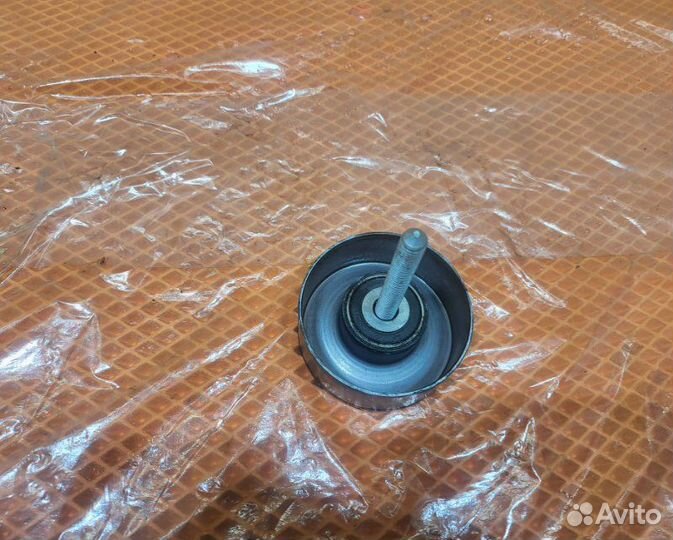 Паразитный / Ведущий ролик, клиновой ремень Audi