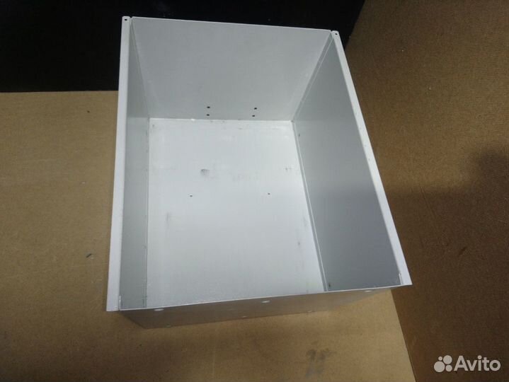 Ящики металлические