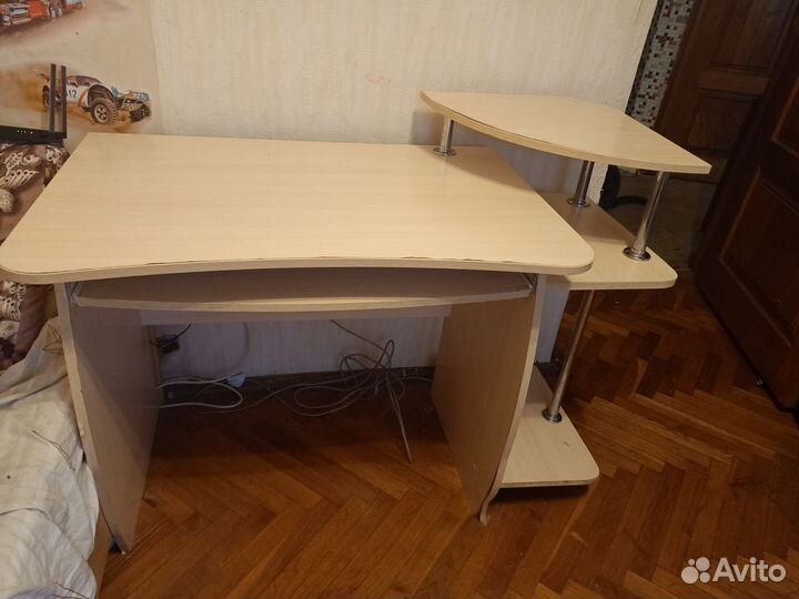 Компьютерный стол