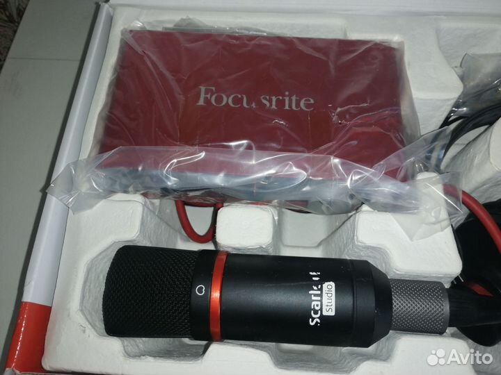 Focusrite scarlett 2i2