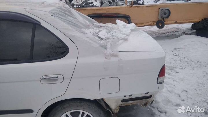 Крыло заднее правое и левое nissan sunny b15