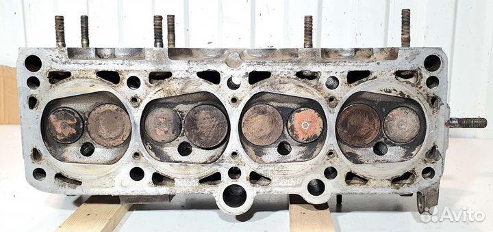 Головка блока цилиндров Audi 80 B3. 1,8 JN