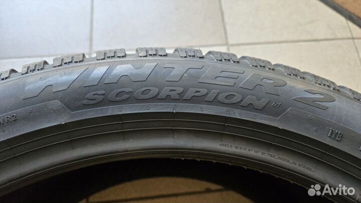 Pirelli Scorpion Winter 2 315/35 R22 и 275/40 R22