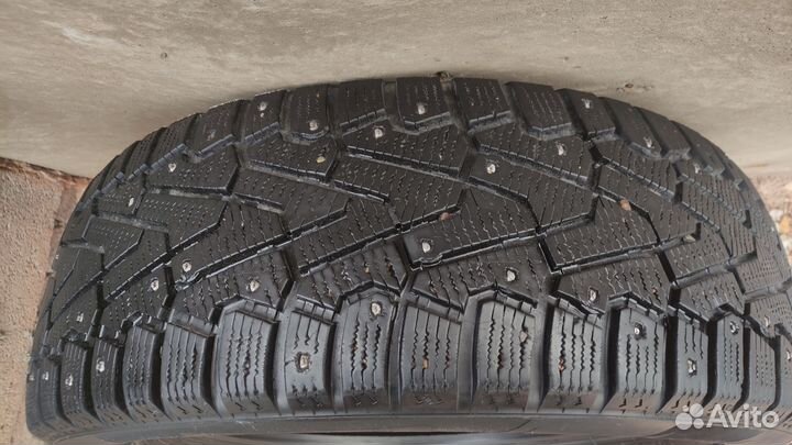 Pirelli Ice Zero 215/60 R17 100T