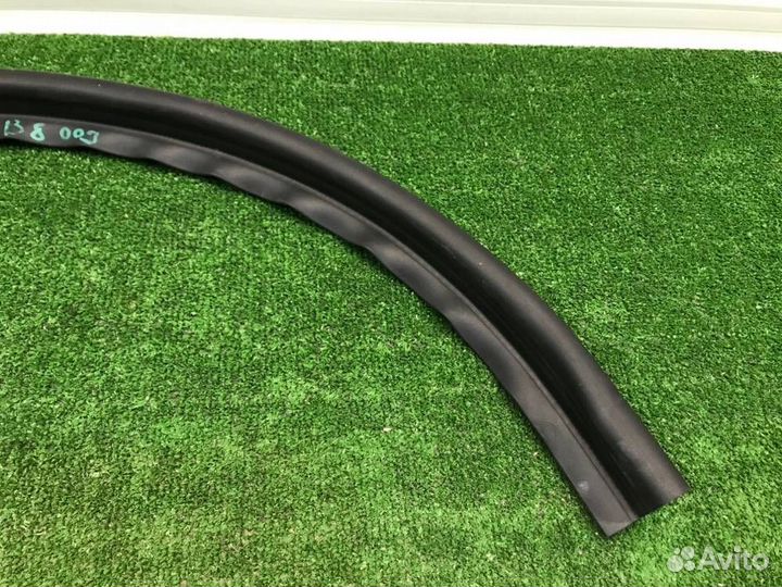 Уплотнение капота Audi A4 B8 cdnc 2011