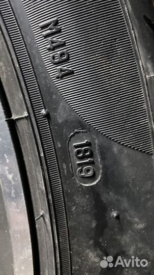 Pirelli P Zero 295/35 R21 и 295/35 R21