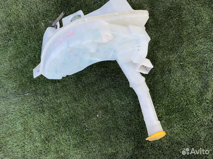 Бачок стеклоомывателя Mazda Axela bkep 860142721