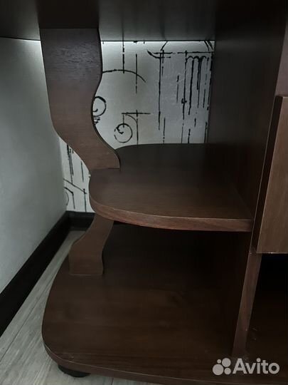 Тумбочка прикроватная